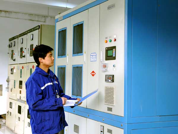 東坡礦主井提升新舊啟動(dòng)裝置