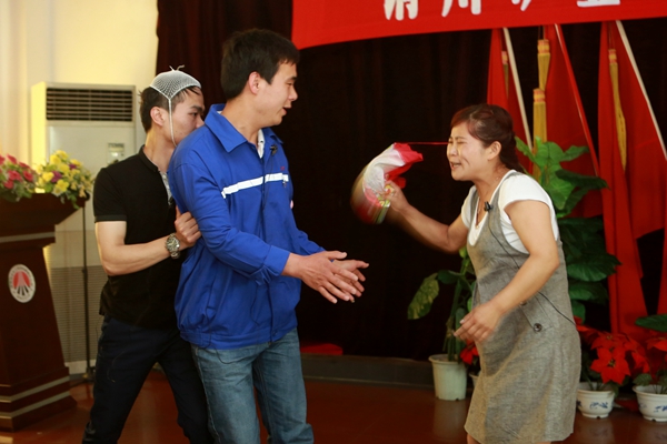 東坡礦小品《安全第一，一馬當(dāng)先》