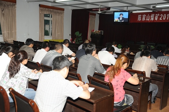 積極分子學習現(xiàn)場